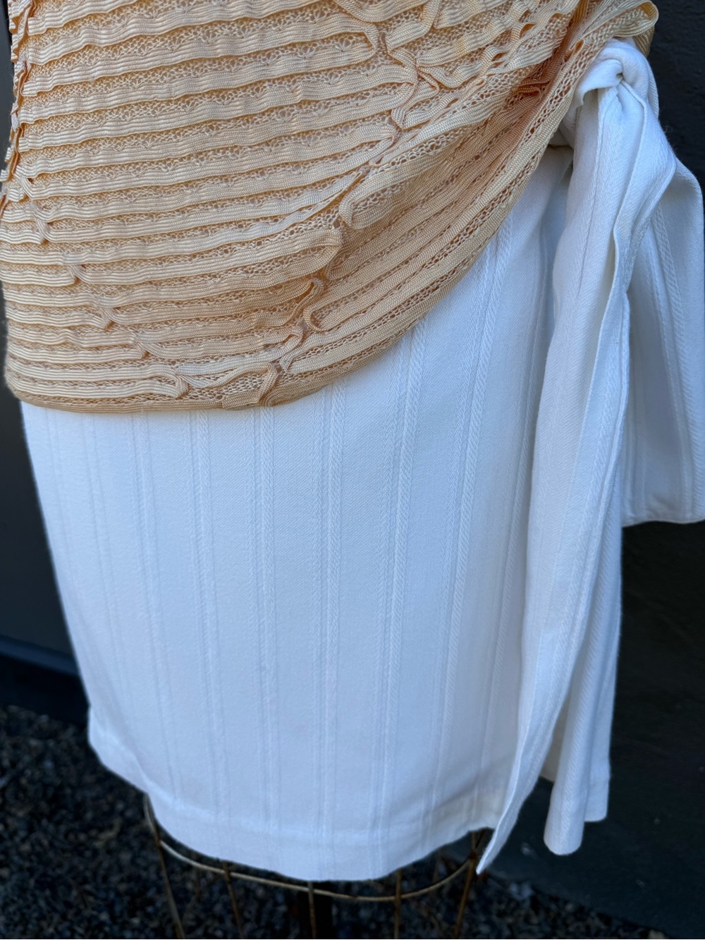 Club Monaco White Ribbed Tie-Waist Skirt